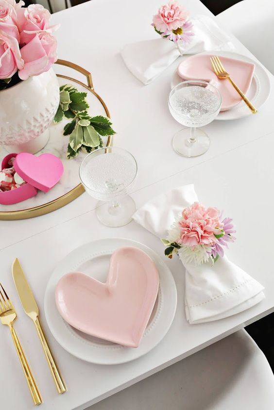 Saint-Valentin : idées de décoration de table par thème.Le Mag-Visiondeco
