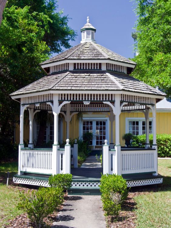 gazebo en bois / visondeco