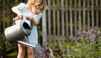 Apprenez le jardinage aux enfants